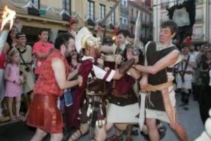 Astures peleando contra romanos en la edición del año pasado de estas fiestas