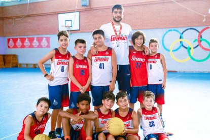 Basket Experience cumple diez años en Villablino. DL