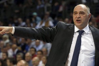 Pablo Laso dirige a sus jugadores durante un partido en Madrid.