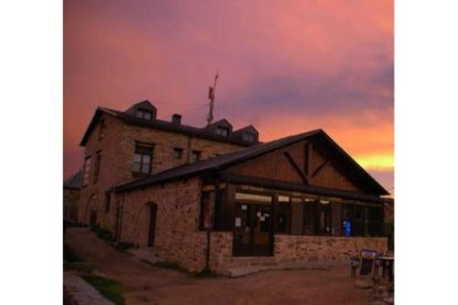 Exterior e instalaciones deEl Convento de Foncebadón.