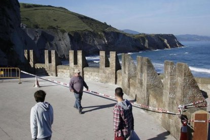 El municipio guipuzcoano de Zumaia ya se prepara para el rodaje de la serie de television  'Juego de tronos'.