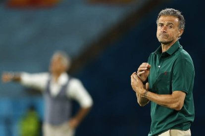 Luis Enrique, lejos de hacer autocrítica, insiste en que el juego de la selección española acabará dando sus frutos. VÍCTOR LERENA