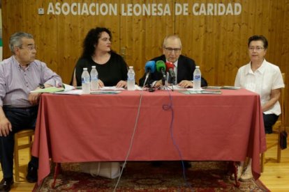 Constancio García Paramio, Vera López, Félix LLorente y sor Esther Seoane. FERNANDO OTERO