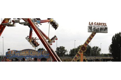 El recinto ferial, ubicado en los terrenos del antiguo desguace de Clarés, detrás del estadio, se abrirán el 23 de junio. JESÚS F. SALVADORES