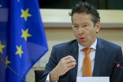 El presidente del Eurogrupo, Jeroen Dijsselbloem,  interviene ante la Comisón de Asuntos Económicos y Monetarios de la Eurocámara  en Bruselas.