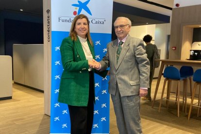 Firma del convenio entre Fundaste y Fundación La Caixa. RAMIRO