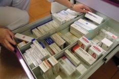 Cajón con medicamentos de una de las farmacias de la capital leonesa