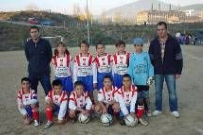 Formación del Atlético Bembibre B, que milita en la 2.ª Provincial Benjamín