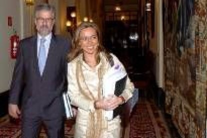 Manuel Marín y Carme Chacón a su llegada  ayer a la Cámara Baja