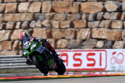 Jonathan Rea, durante los entrenamientos en el circuito de Alcañiz.