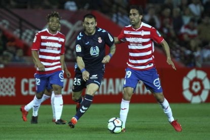 Partido entre el Granada C.F. y la Cultural Leonesa de la liga 123 de Segunda División, en el estadio de Los Carmenes. Domingo 22 de Abril de 2018 en Granada, Andalucía, España. 
(Foto por Antonio L Juárez)