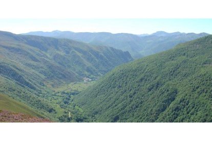 Una vista panorámica del valle de Tejedo, en la comarca de Laciana.