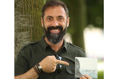 Jorge Prada, con su primer disco de música ‘chill out’. L. DE LA MATA