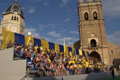 La peña y La Bañeza, del color amarillo hace unos años. LETICIA