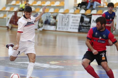 Miguel rompió el partido con dos goles consecutivos en apenas un minuto. FERNANDO OTERO