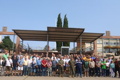 Foto de familia de los reclutas en la plaza de armas de Conde de Gazola. DL