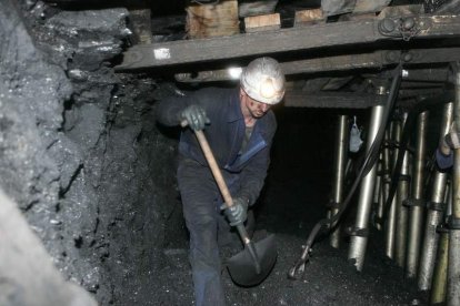 La mayor parte de las plantillas propias de las mineras trabaja en interior.