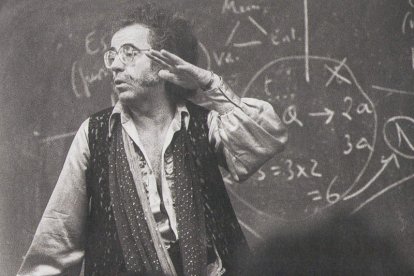Agustín García Calvo en una de sus clases magistrales
