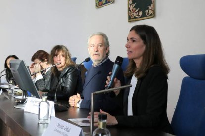 Un momento de la presentación en la Facultad de Educación. DL