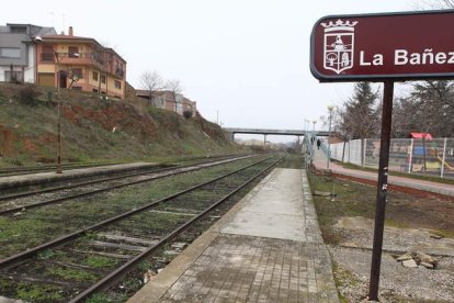 Un tramo de la vía de la Ruta de la Plata, en la localidad de La Bañeza. RAMIRO