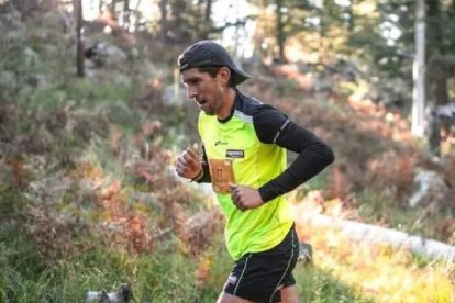 Manuel Merillas en un momento de la Flagstaff Sky Peaks 2022 en Arizona. GOLDEN TRAIL WORLD SERIES