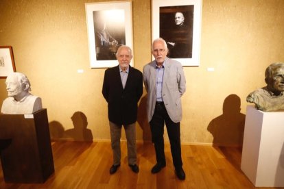 José María Merino y Luis Mateo Diez en la Panera del Mihacale de Gordoncillo. RAMIRO