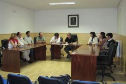 Un pleno en el ayuntamiento de Santa Elena de Jamuz en imagen de archivo.