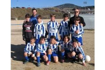 Equipo de la Ponferradina C que milita en la categoría alevín