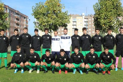 Formación del Atlético Pinilla B, líder destacado de la 2.ª División Provincial Juvenil.