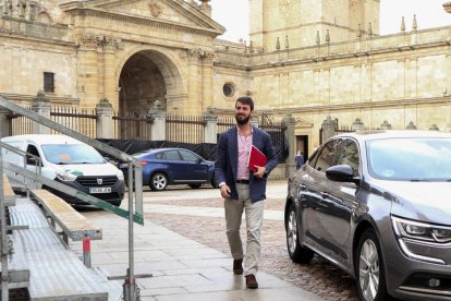 El vicepresidente de la Junta de CyL, Juan García-Gallardo, asiste a la II Jornada sobre despoblación "Invierno Demográfico: Causas y Soluciones", este sábado en Zamora. MARIAM A. MONTESINOS