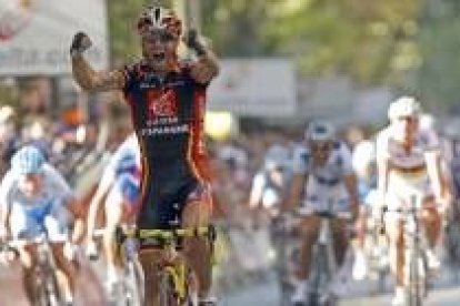 Alejandro Valverde celebra su triunfo en la meta de Jaén, tras un espectacular final de etapa