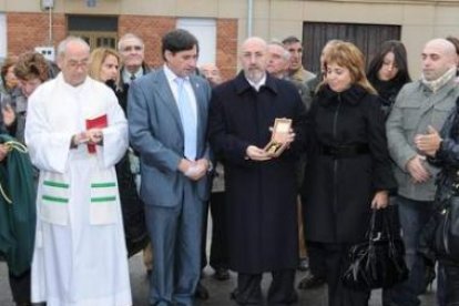 La plaza de Grulleros se llamará a partir de ahora Plaza Víctimas del Terrorismo, como reza la placa