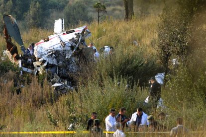 Inspeccionan los restos del helicóptero donde viajaba Blake.