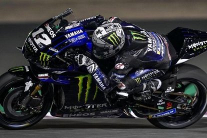 Maverick Viañles (Yamaha), en su vuelta rápida de hoy, que le otorgó la pole en Doha, Catar.