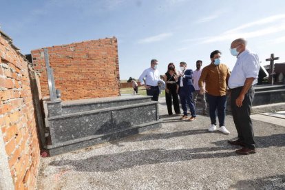 Parte de la zona a intervenir en el cementerio. RAMIRO