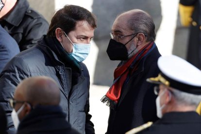 El presidente de la Junta, Alfonso Fernández Mañueco, con el de Aragón, Javier Lambán. CHEMA MOYA