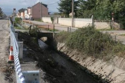 La Policía Local precintó el viernes las obras del vallado.