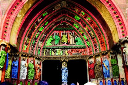 Recreación de cómo era la portada del Juicio Final de la Catedral de León en el siglo XV. DL