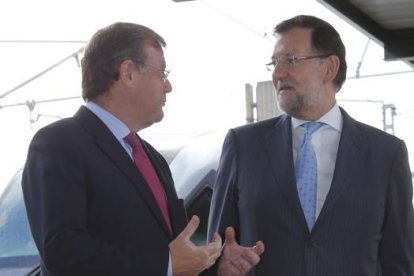 Rajoy con Silván en una foto de archivo.