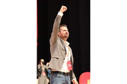 Luis Tudanca, tras ser reeligido líder del PSOE en CyL. TWITTER PSOE