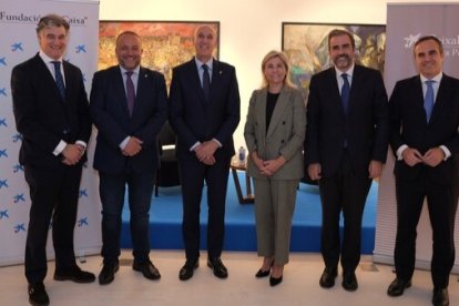 Santos Santibáñez, director centro Banca Privada León, Gerardo Álvarez Courel, presidente Diputación de León, José Antonio Diez Díaz, Alcalde de León, Belén Martín, directora territorial de CaixaBank en Castilla y León, Victor Allende, director de Banca Privada de CaixaBank y Eduardo Toral, director comercial de Banca Privada en Castilla y León, durante la inauguración del nuevo Centro de Banca Privada en León. ICAL