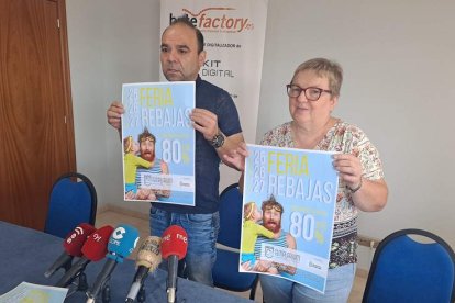 Felipe Álvarez y Mari Carmen Gancedo, ayer en el Hotel Ponferrada Plaza. DL