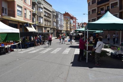 Mercado en La Bañeza. DL