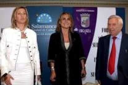 La consejera de Hacienda intervino en Salamanca en el foro sobre la supresión de este impuesto