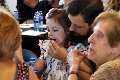 Cecina de León celebra una cata a ciegas en el Palacio de Exposiciones. ICAL