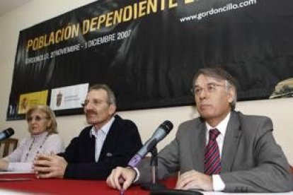 Carmelita Nicolás, Urbano Seco y Francisco Álvarez, durante la cita