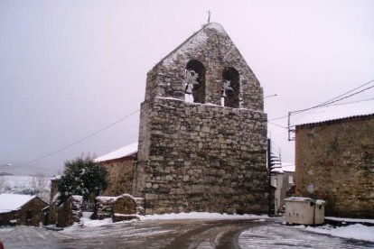 Exterior de la iglesia de San Claudio, en la localidad de Ucedo.