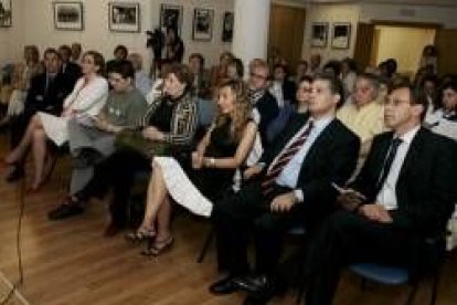 El público llenó el aforo del Club de Prensa en la última de las jornadas