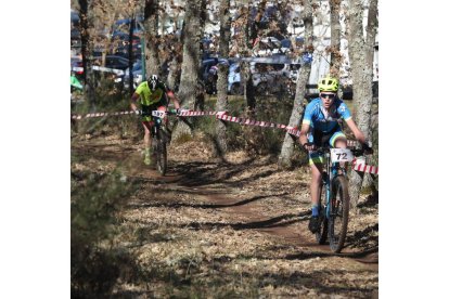 La BTT volvió a brillar en Bembibre. ANA F. BARREDO