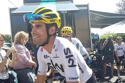 Mikel Landa, este jueves, se dispone a salir a entrenar con el resto del equipo Sky, en Le Puy en Velay.